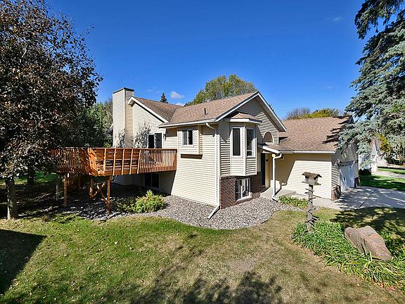 2nd image of 403 Pebble Beach Dr NE