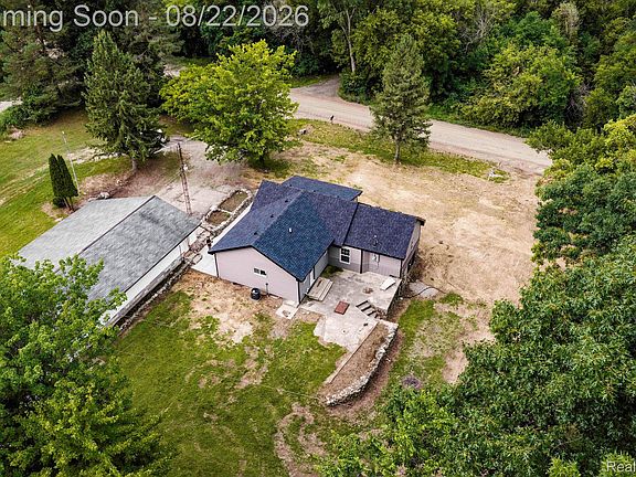 4th image of 5800 Mack Rd
