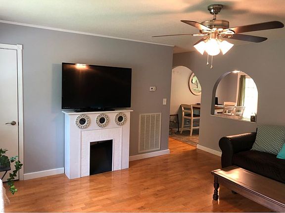 3rd image of 139 Horseshoe Dr