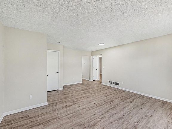 5th image of 1310 NW Valley Woods Ct