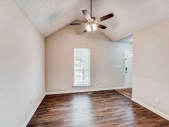 4th image of 114 Laird Ave