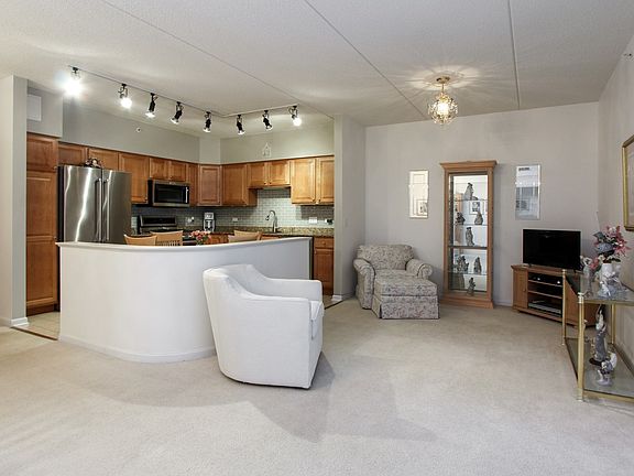4th image of 1479 N Milwaukee Ave 112 #112