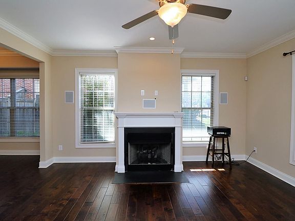 3rd image of 3268 Beaumont Centre Cir