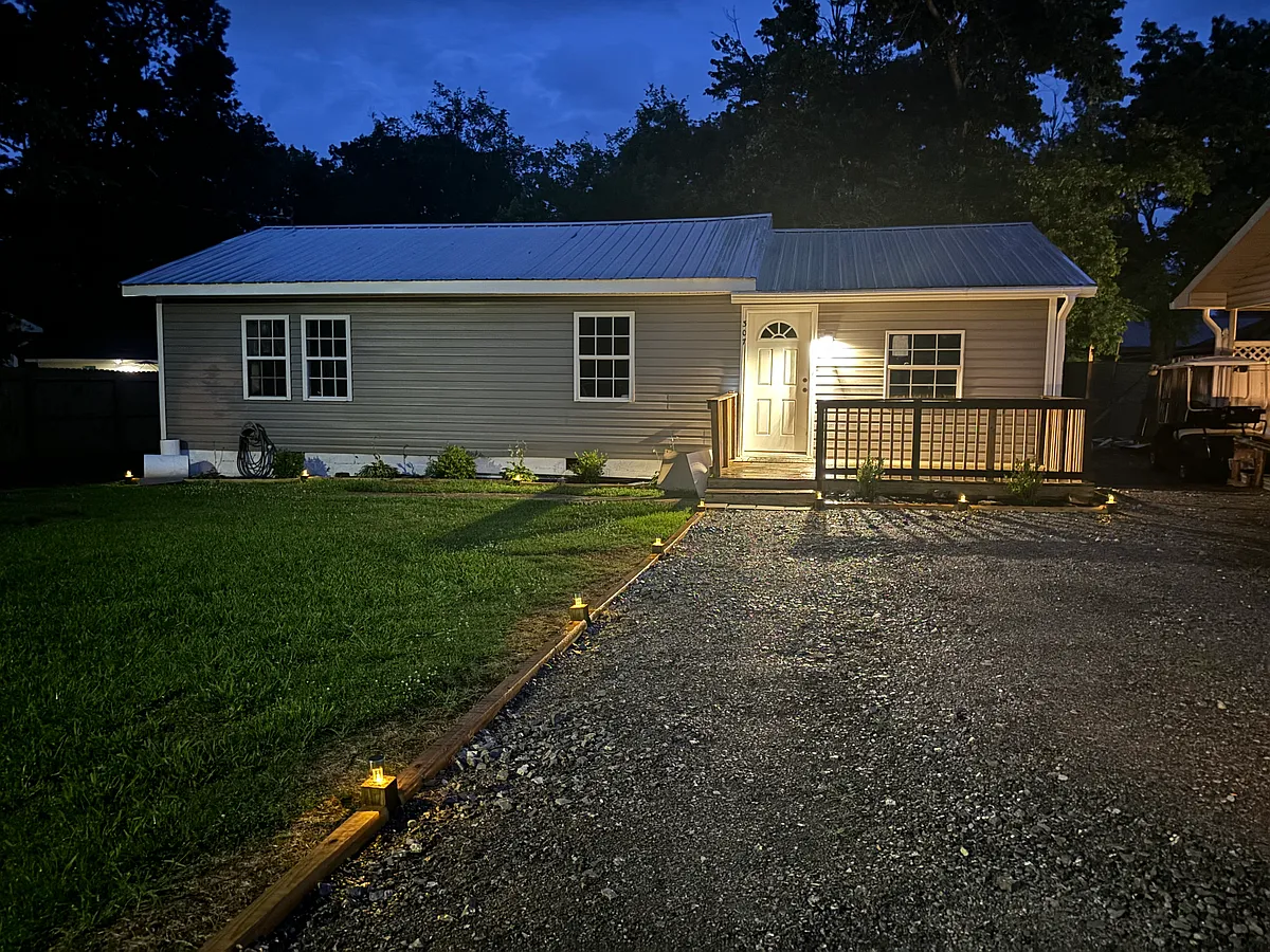 Building Photo - 307 Fayette St SE