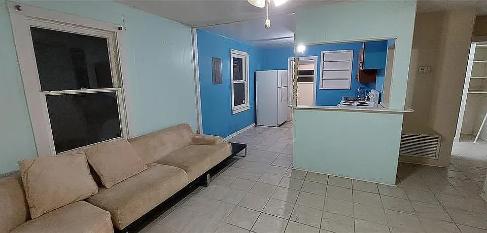 1115 NW 22nd Ave