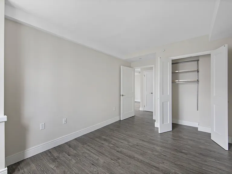 354 E 91st St #1004 — Photo 11
