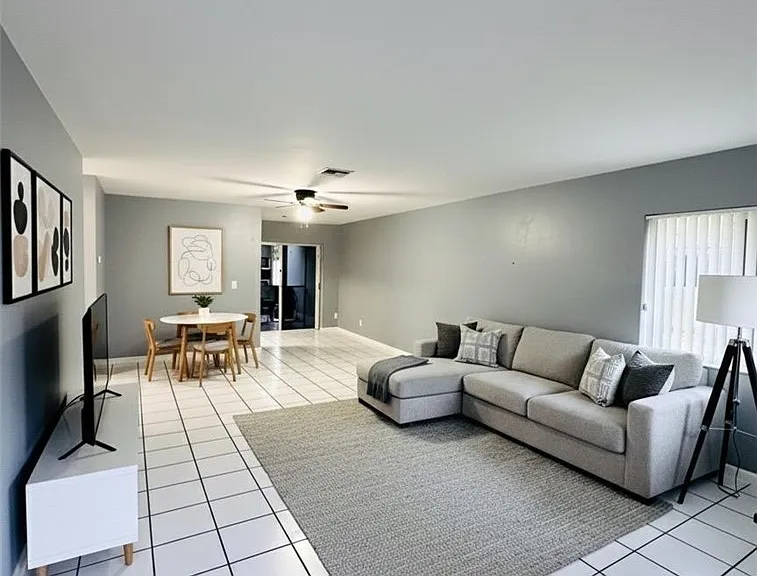 5256 Coronado Pkwy — Photo 3
