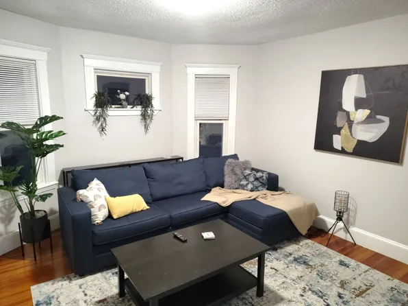 29 W Tremlett St #2, Dorchester Center, MA 02124