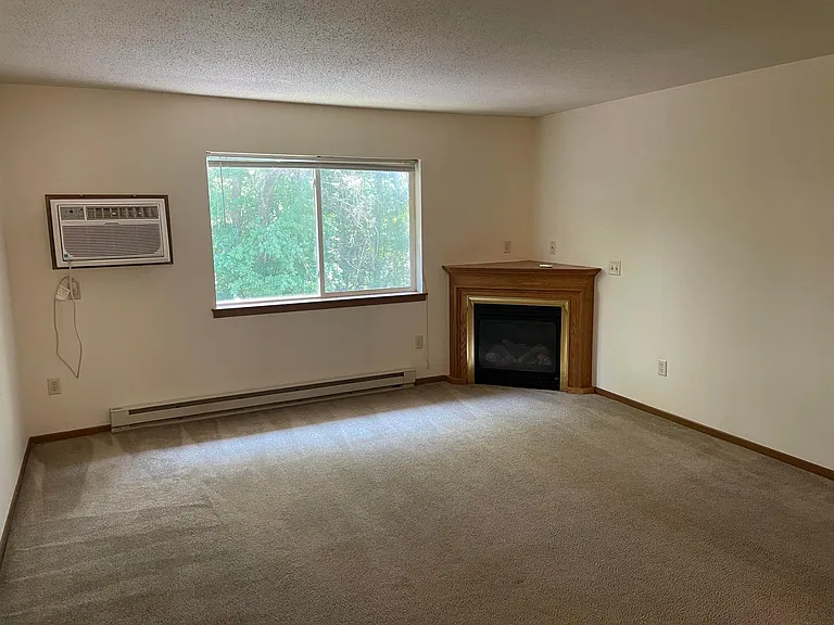 714 Bruce Ct #9 — Photo 9