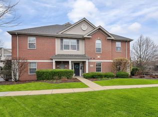 27W753 S Meadowview Dr #1, Winfield, IL 60190