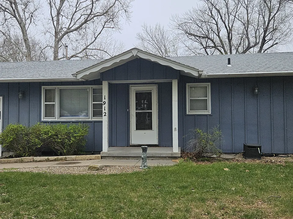 1912 Strong Ave