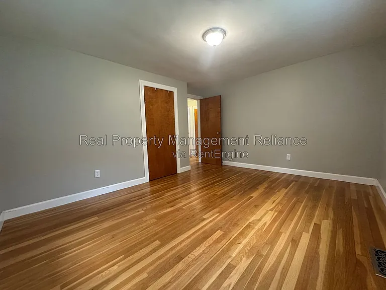 78 Memorial Dr — Photo 5