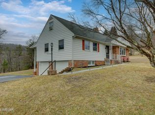 2760 Fieldcrest Dr, Williamsport, PA 17701