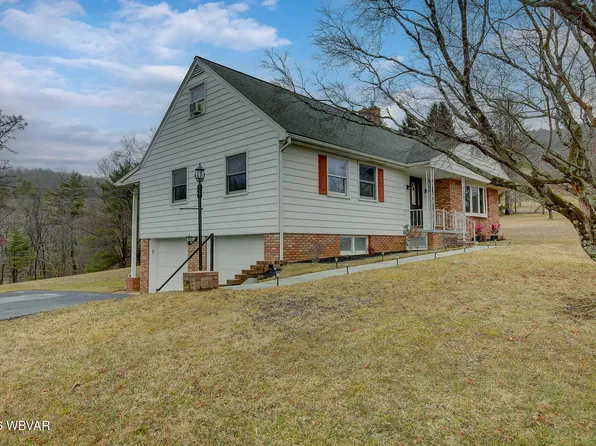 2760 Fieldcrest Dr, Williamsport, PA 17701