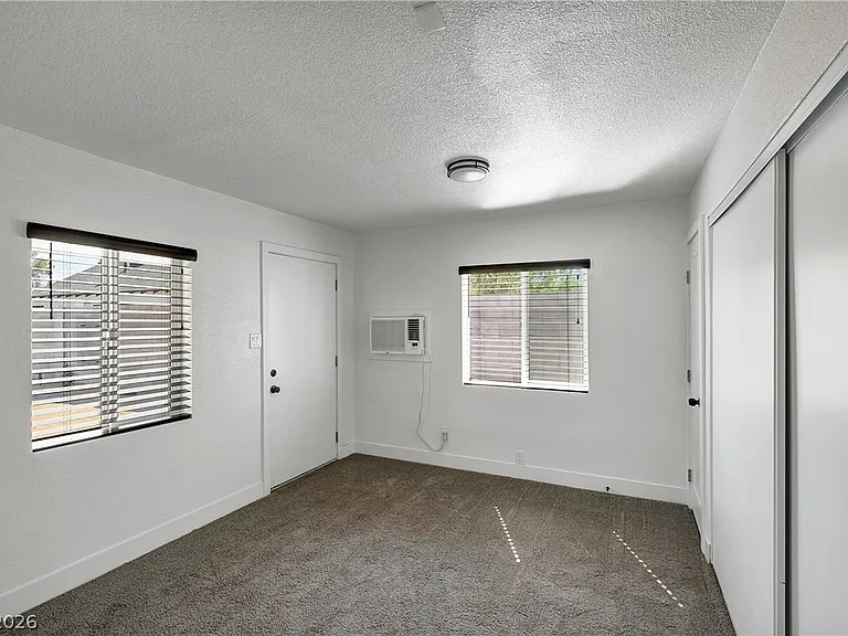 1065A Franklin Ave — Photo 7