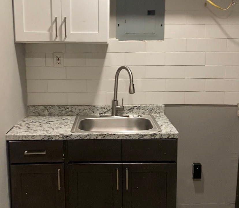 1st image of 526 Central Ave #1