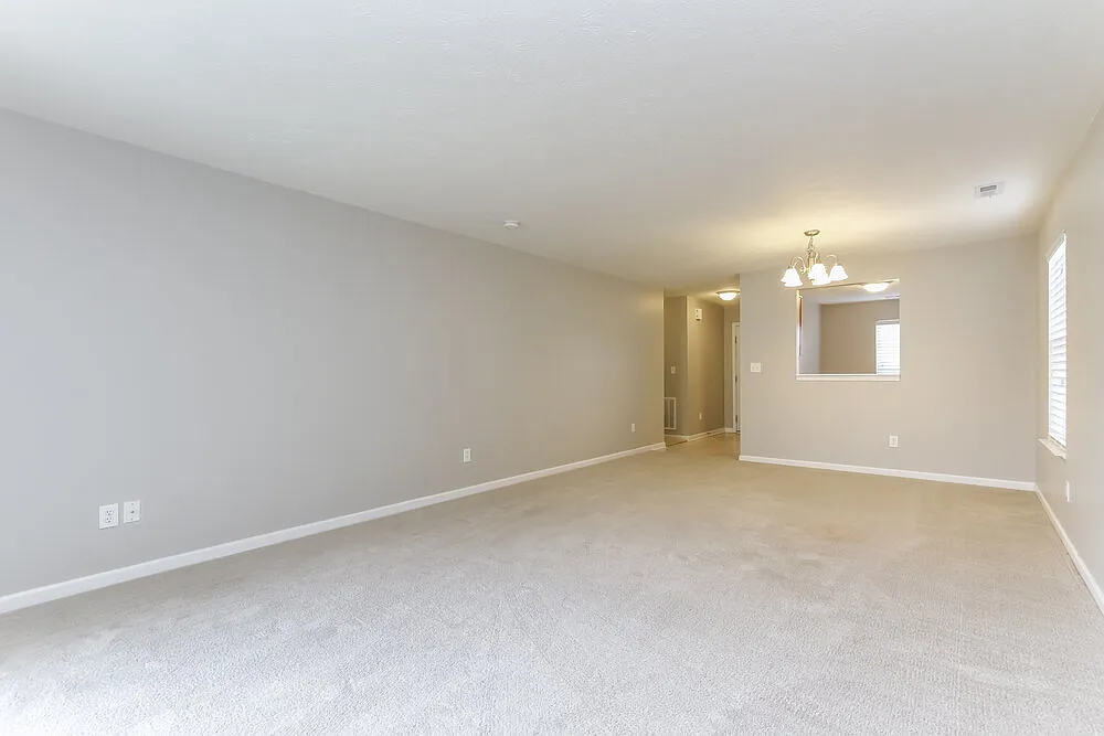 3 bed, 2.0 bath, 1200 sqft, $2,400 — Photo 3