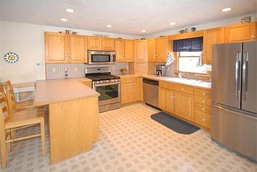 2nd image of 8 Woodlawn St