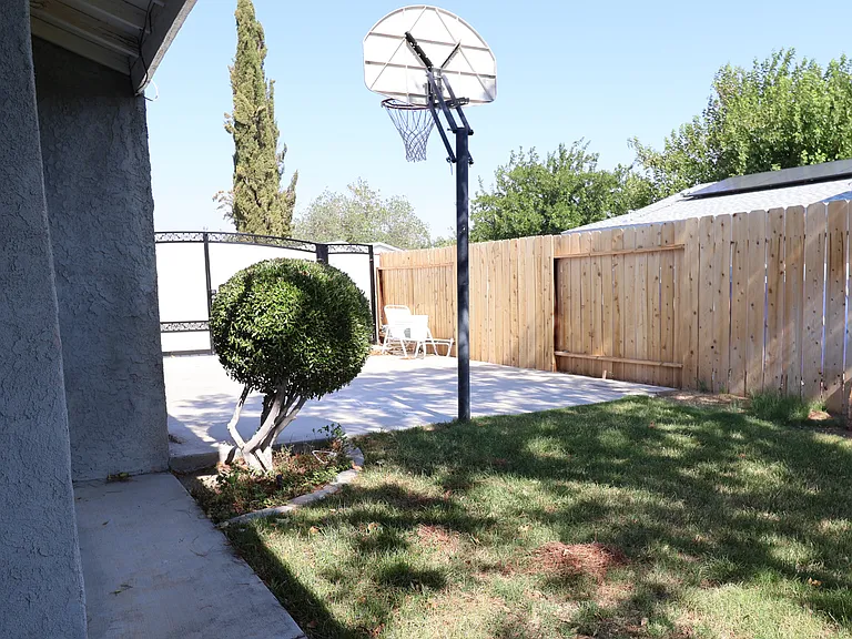 528 S Sorrel St — Photo 18
