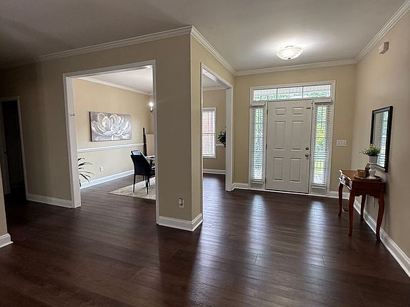 4th image of 450 Sterling Dr