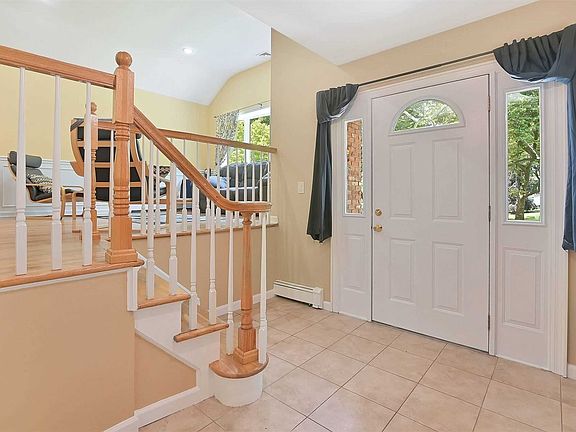 2nd image of 68 Bennett Ave