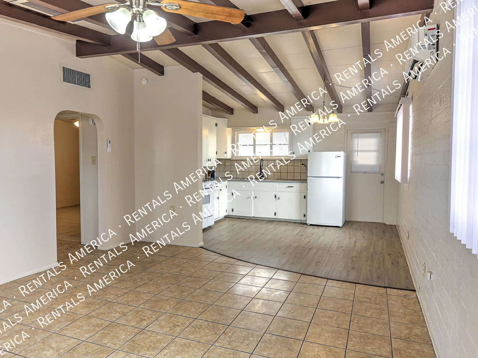 Spacious 2BD/1BA Home in Central Tucson with Fenced in Yard! — Photo 2