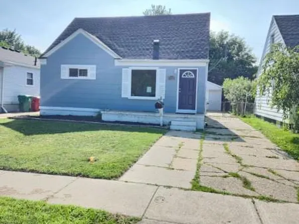 24521 Wilmot Ave, Eastpointe, MI 48021