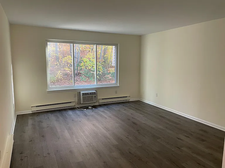 131 N Main St #16 — Photo 4