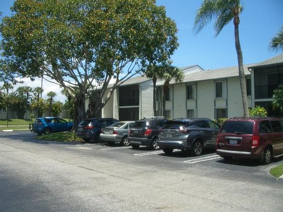 3rd image of 1003 Green Pine Blvd APT E2