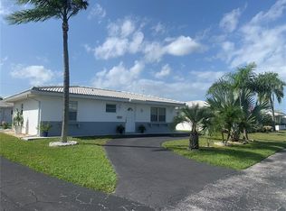 8671 Pickwick Rd, North Port, FL 34287