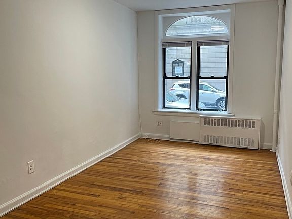 5th image of 205 W 91st St #D