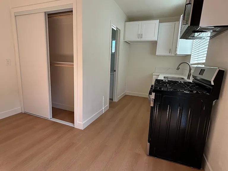 Torrance 44 — Photo 6