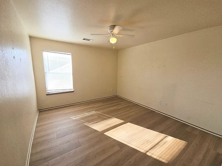 10945 Hawks Landing Rd — Photo 20