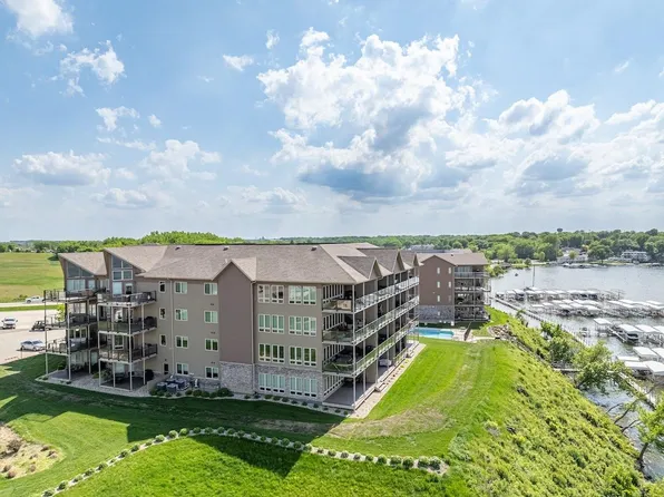 580 Linden Dr #104, Arnolds Park, IA 51331
