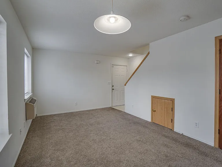 Beverly Rose Apartments — Photo 24