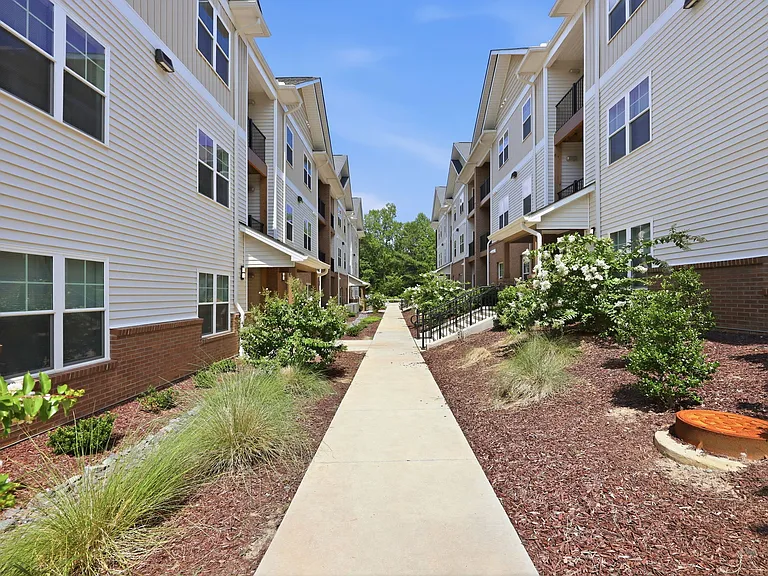 Pine Reserve Apartments — Photo 47