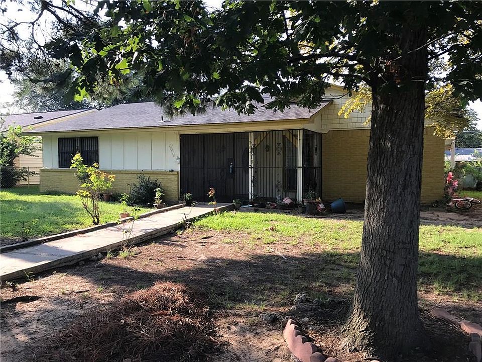 1st image of 10416 Castlerock Dr