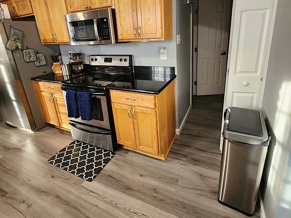 4th image of 7031 Wayside Dr