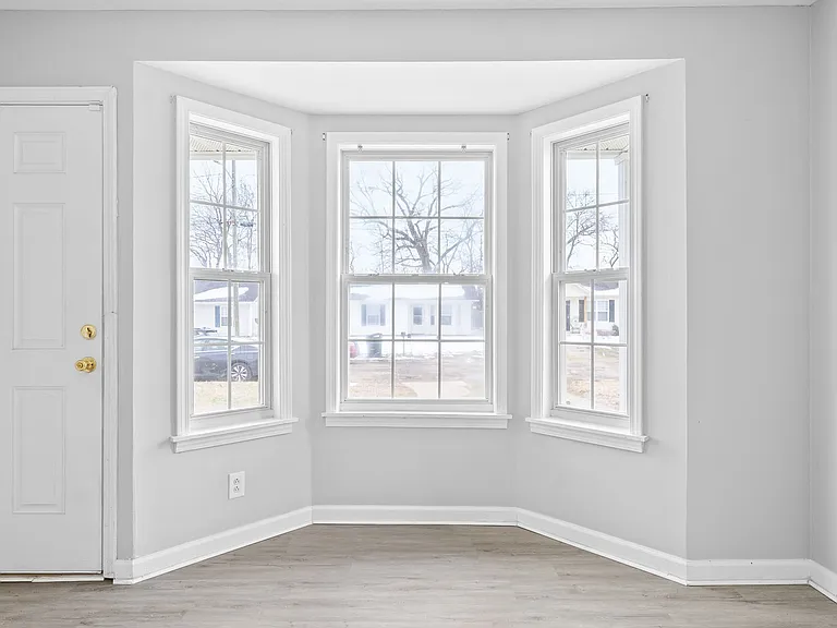 1042 Shadow Ridge Ave — Photo 7
