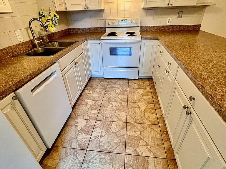 18 Cedar Dunes Dr — Photo 8