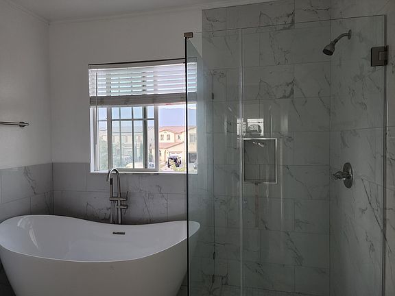 3rd image of 15333 Garfield Dr #1