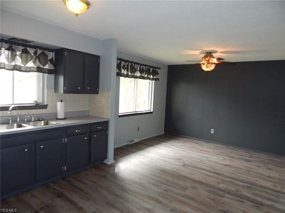 4th image of 567 W Shore Blvd