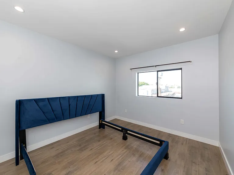 1240 S Harvard Blvd #1/2 — Photo 12
