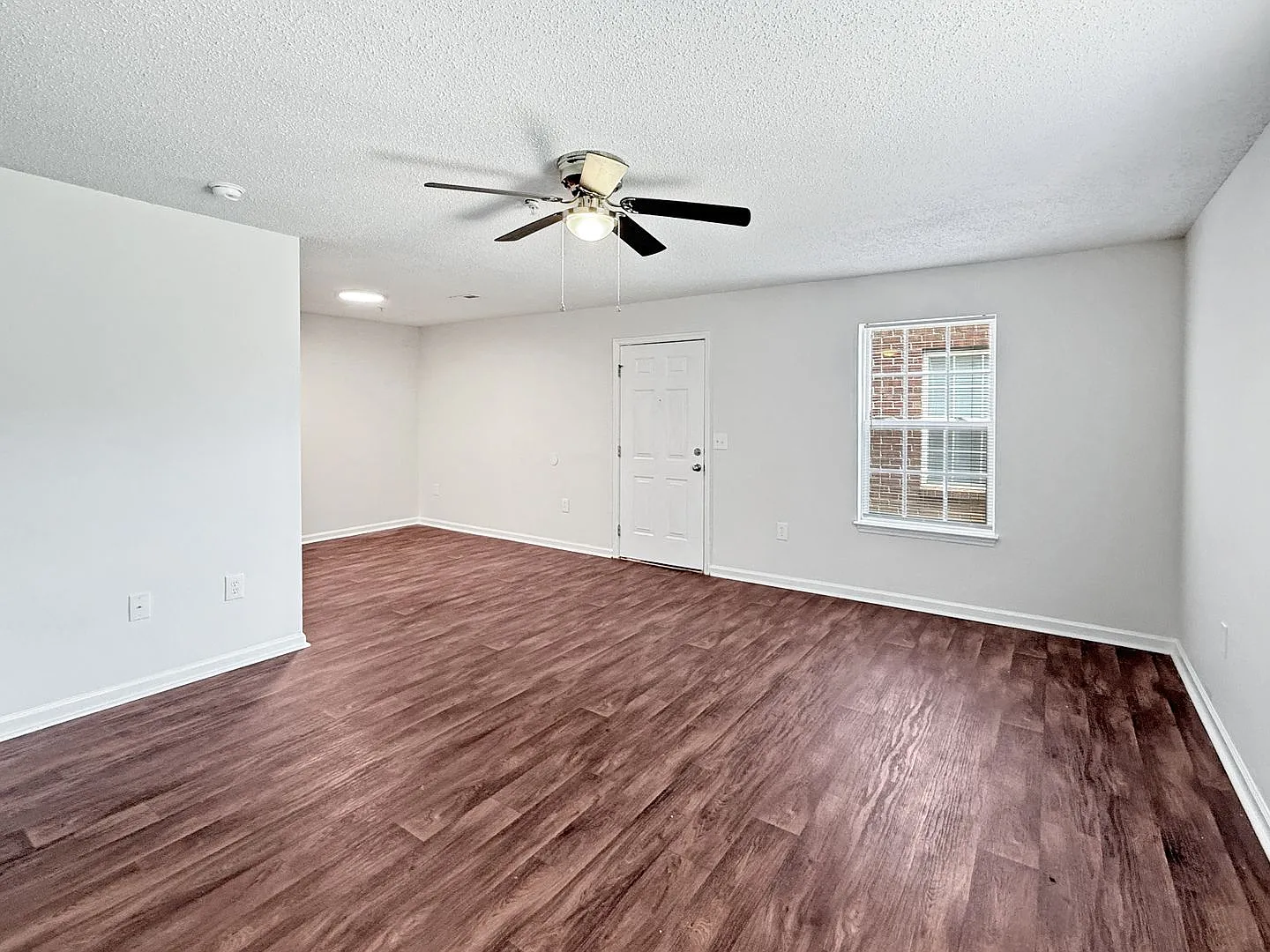 Massive 3 Bedroom in Montevallo 3 Bed 2 Bath $1,399/mo**Deposit $0 — Photo 4
