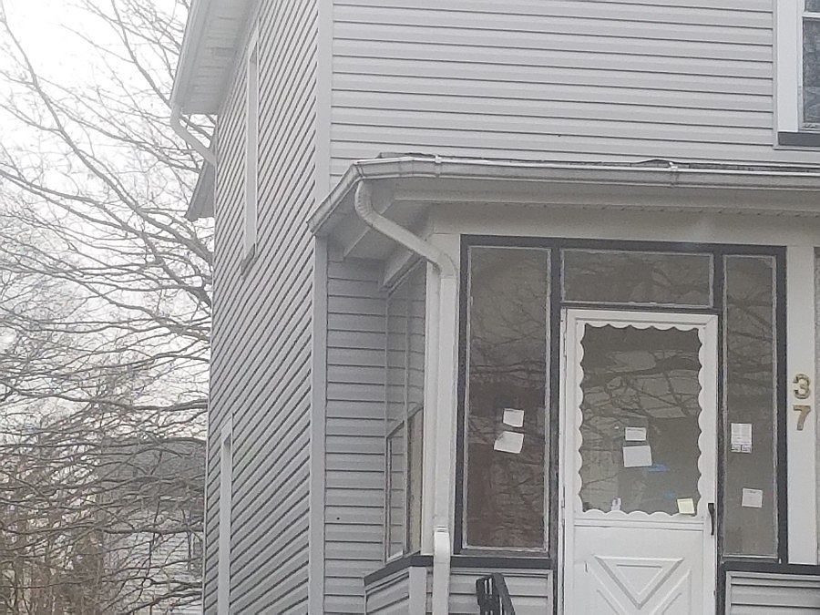 2nd image of 37 Ella St
