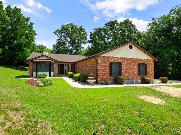 1701 Cedargate Way, Imperial, MO 63052