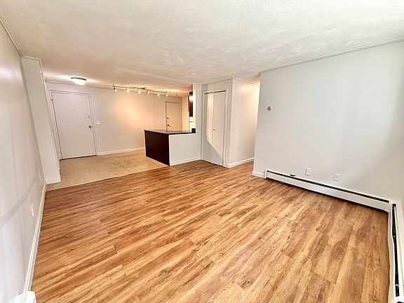 3rd image of 15 Staples Ave APT 18
