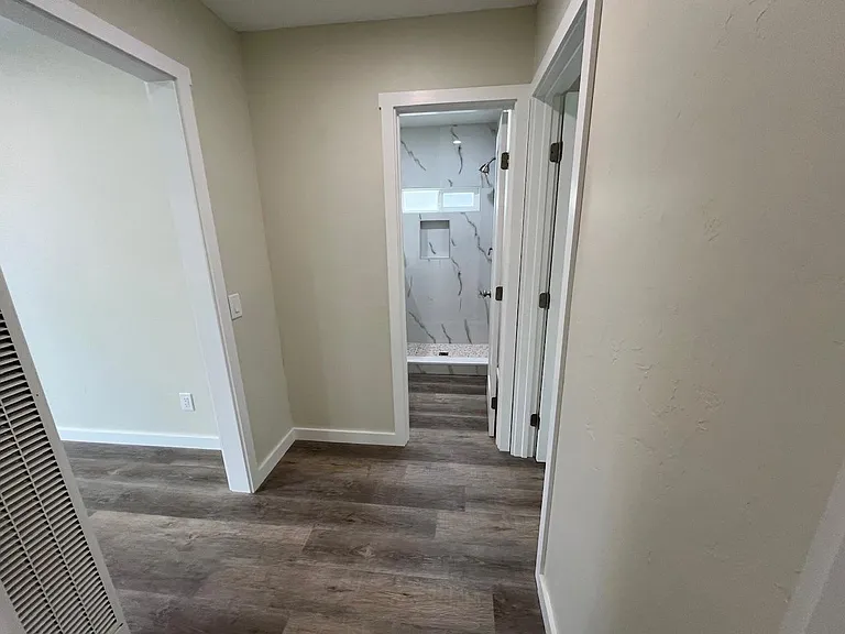 446 Tulare Ave — Photo 8