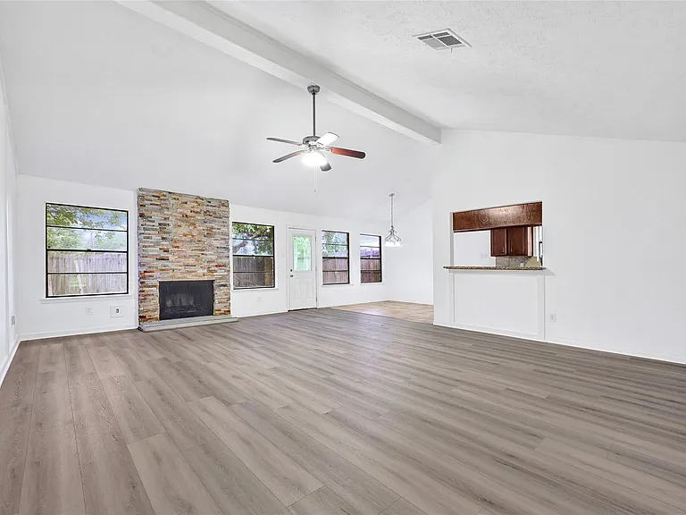 2730 Mesquite Dr — Photo 3