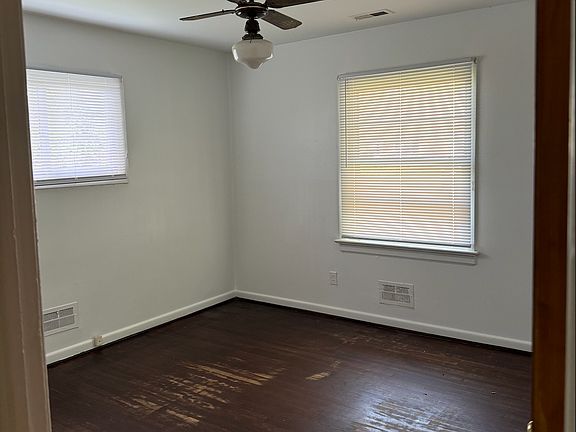 5th image of 828 Irby Dr